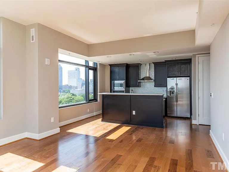 122 N Harrington St #825 — Photo 3