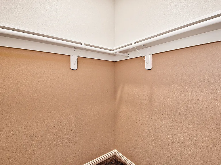 245 E Lincoln Ave — Photo 11