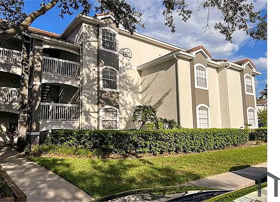 14025 Fairway Island Dr #317 — Photo 2