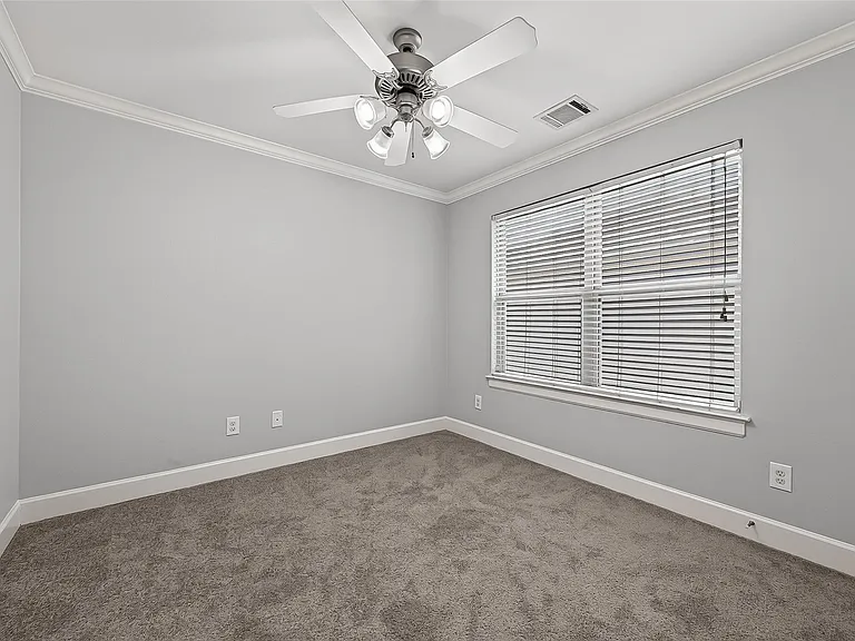 5951 S Loop E #38 — Photo 22