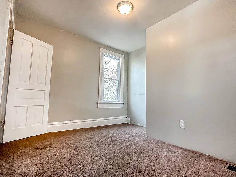 1409 Arlington Ave — Photo 9