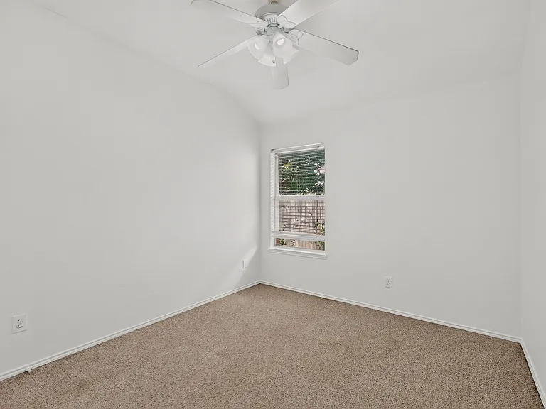 4184 Capstone Dr — Photo 32