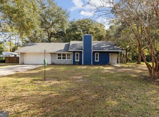 295 Mallard Pointe Dr, Woodbine, GA 31569