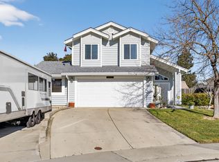 211 Berry Oak Ct, Rio Linda, CA 95673