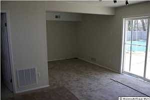 4th image of 319 Barcelona Dr