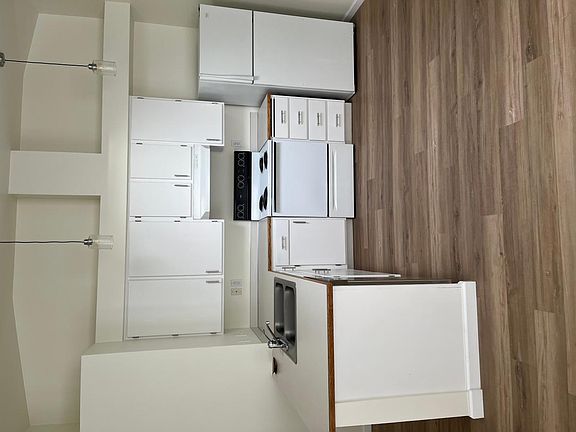 4th image of 1716 4th St APT 4