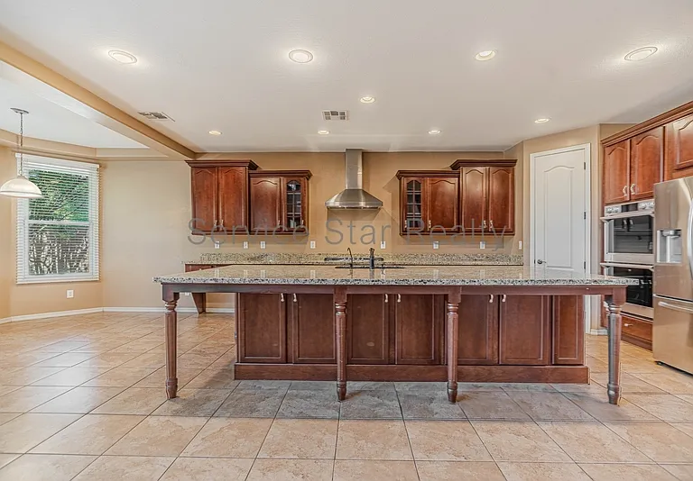 2214 E Chanute Pass — Photo 13