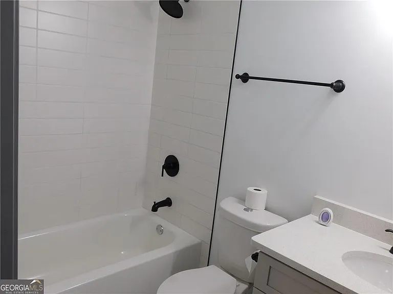 221 Stafford St NW — Photo 10