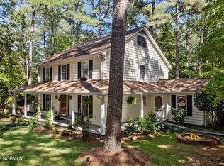 110 Edinboro Dr, Southern Pines, NC 28387