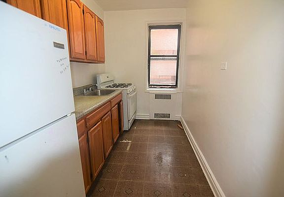 3rd image of 2340 Ocean Ave #4