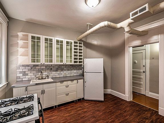 4th image of 2729 Woodburn Ave