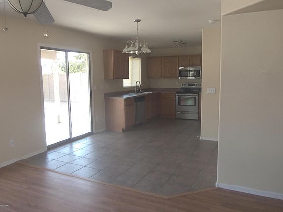 4th image of 1309 E 10th Pl