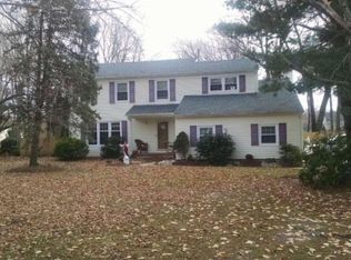 17 Constitution Ct, Manalapan, NJ 07726