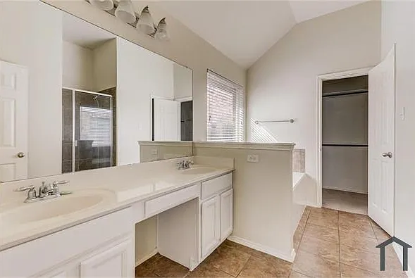 4905 Summer Oaks Ln — Photo 6