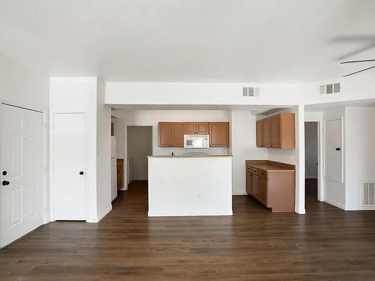 8250 N Grand Canyon Dr #1100 — Photo 6