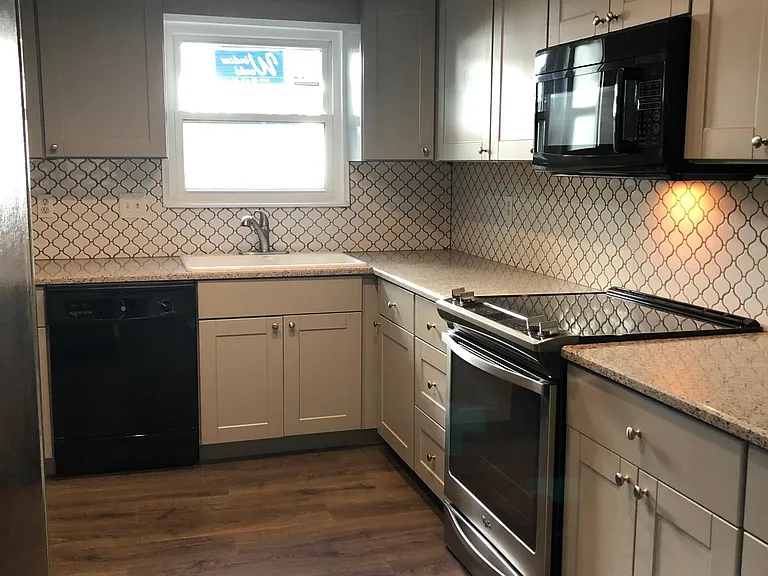 2132 Bay Rd — Photo 7