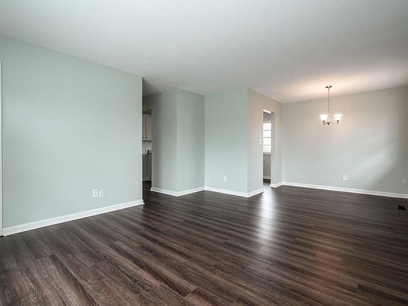 3rd image of 3531 Terrier Ln