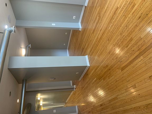 3rd image of 1530 E 65th Pl APT 1