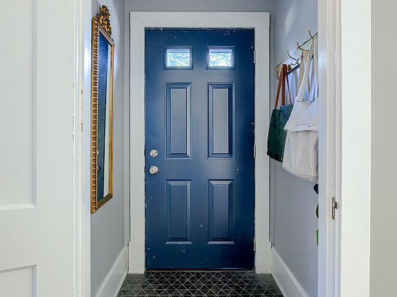 3rd image of 810 N 49th St