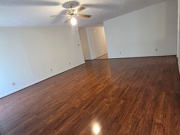 5th image of 215 Laketree Blvd