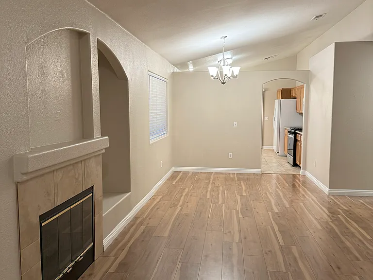 3711 Penedos Dr — Photo 2