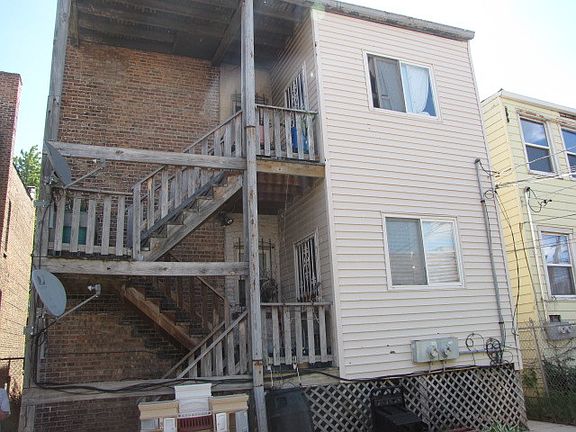 3rd image of 8018 S Justine St