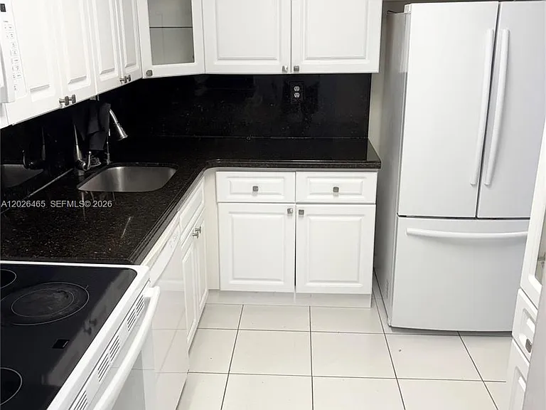 5201 NW 7th St #411 — Photo 4