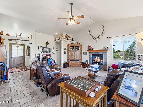 5th image of 150 W TAMARACK Lane