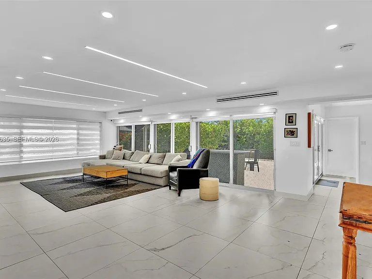9257 Bay Dr — Photo 5