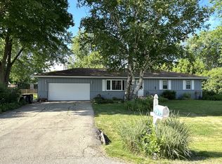 97 W Carol Ave, Cortland, IL 60112