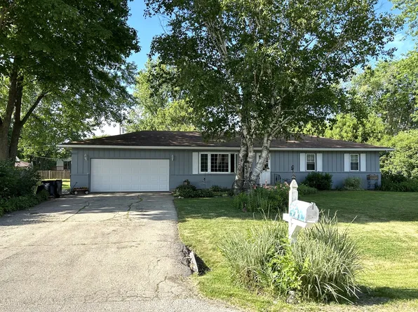 97 W Carol Ave, Cortland, IL 60112