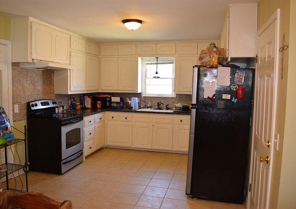 Check out this Huge Kitchen!