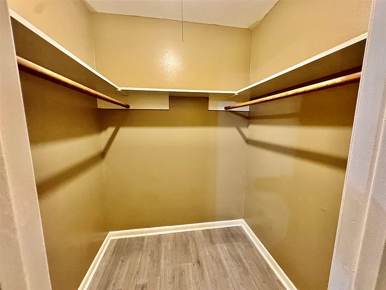 2201 N Grand Blvd #11 — Photo 9