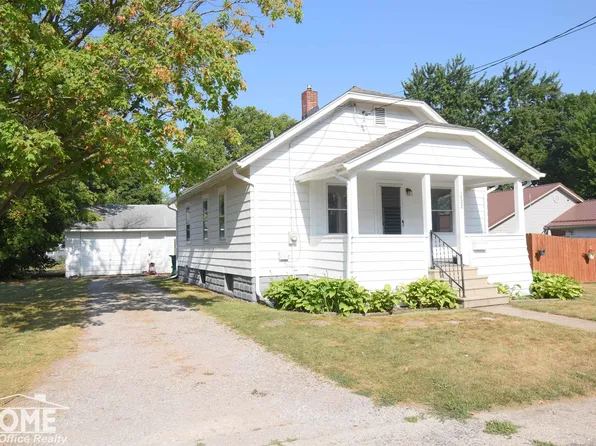 1022 S Lyon St, Owosso, MI 48867