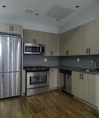 Rented by P Management | media 23