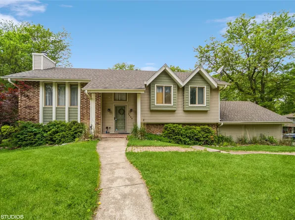 1640 NW 104th St, Clive, IA 50325