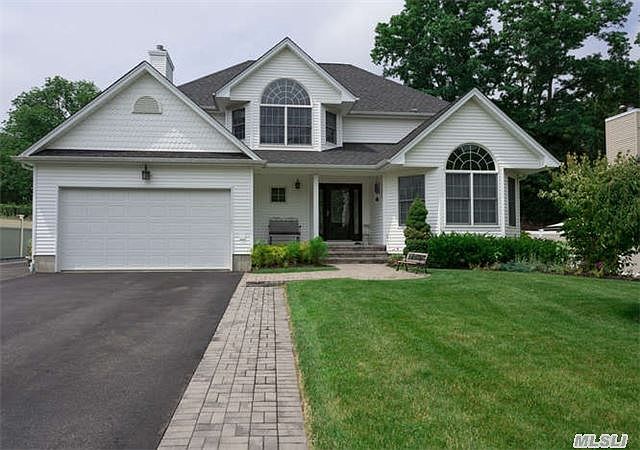1st image of 3 Franciscan Ln