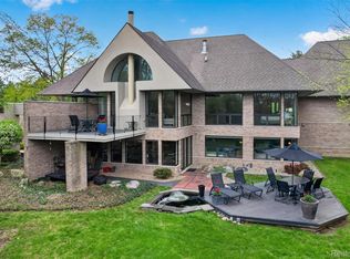 5044 Christy Ct, Troy, MI 48098