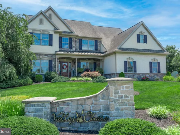 100 Cobblestone Dr, Lebanon, PA 17042