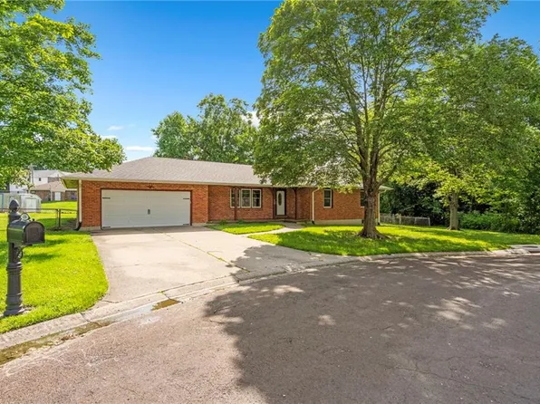 430 Chestnut Dr, Marshall, MO 65340
