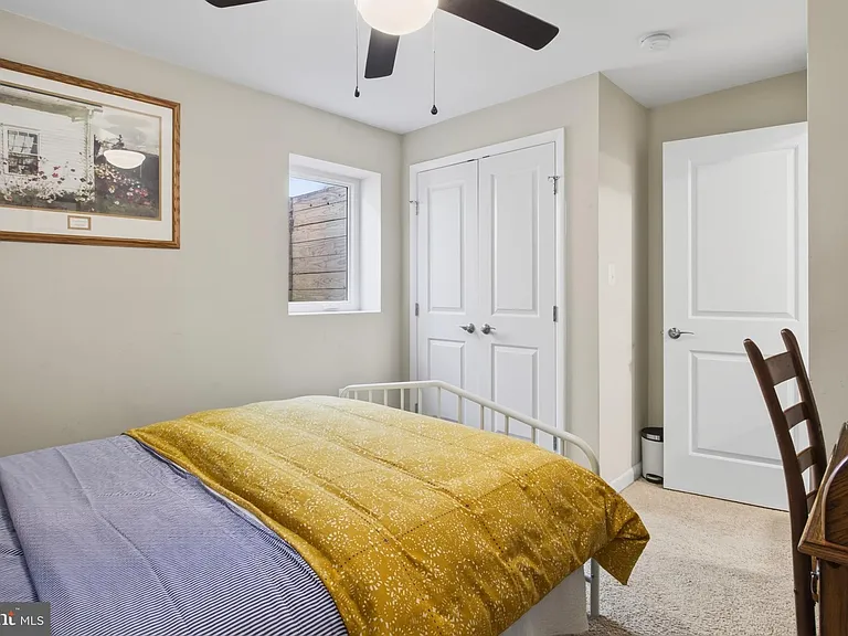 1015 Woods Pl — Photo 29