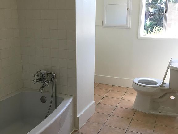 5th image of 4606 Franklin Ave