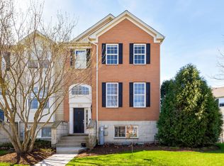 218 Cassidy Ln, Elgin, IL 60124