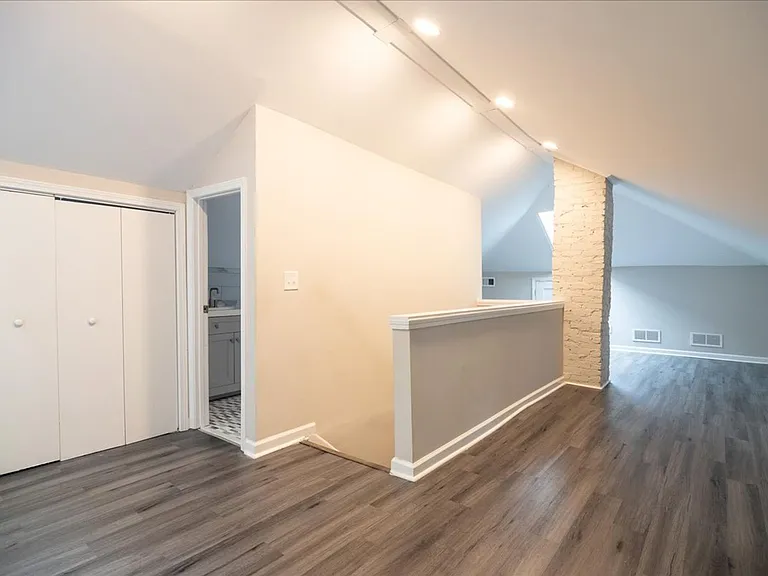 882 Charles Allen Dr NE — Photo 18