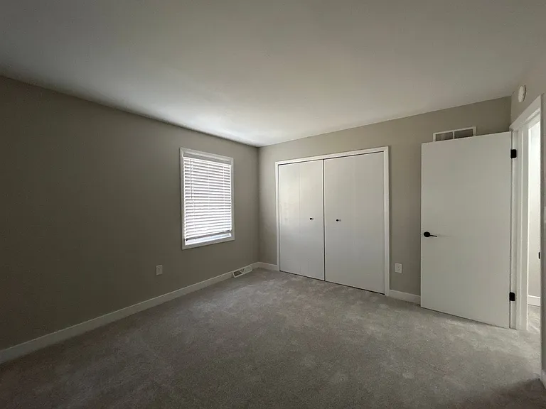 809 Lindenwood Dr S — Photo 11