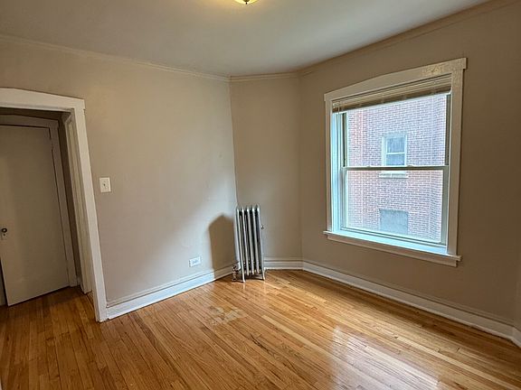 4th image of 4031 W Melrose St #1E