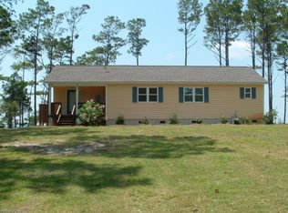 1020 Crow Hill Rd, Beaufort, NC 28516