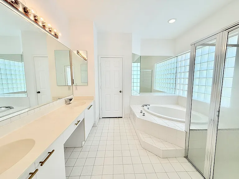 10875 Old Bridgeport Ln — Photo 6