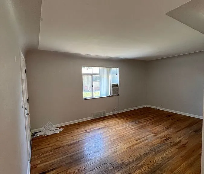2435 S Corona St — Photo 6