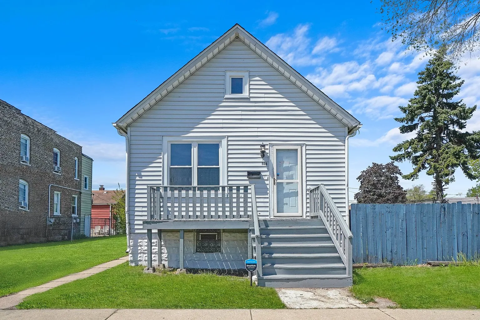 564 Douglas Ave photo 1